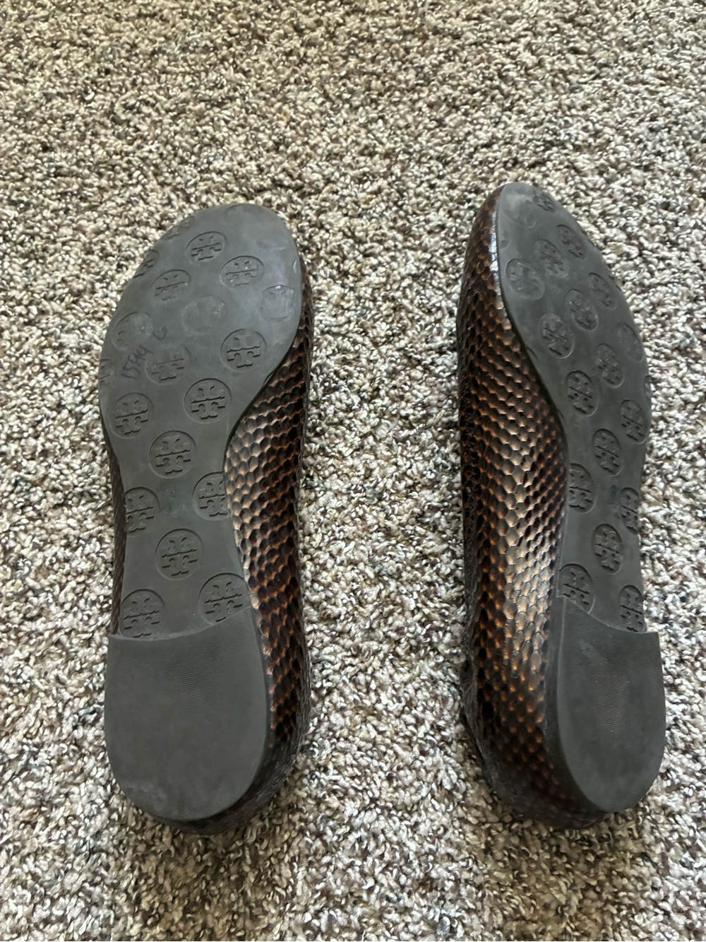 Tory Burch Brown Reva Snakeskin Ballet Flats 10 - Picture 2 of 3